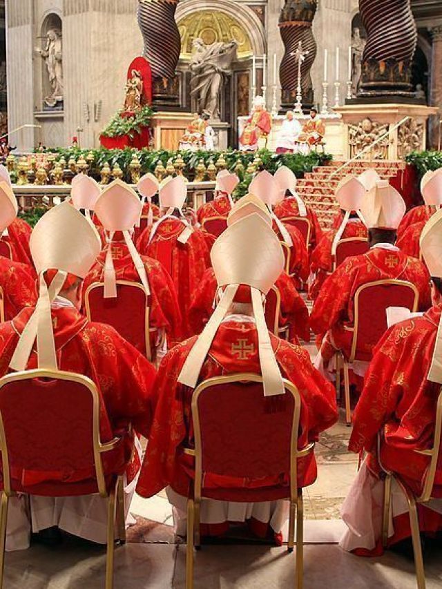Entenda quem decidirá se cardeal banido poderá participar do conclave