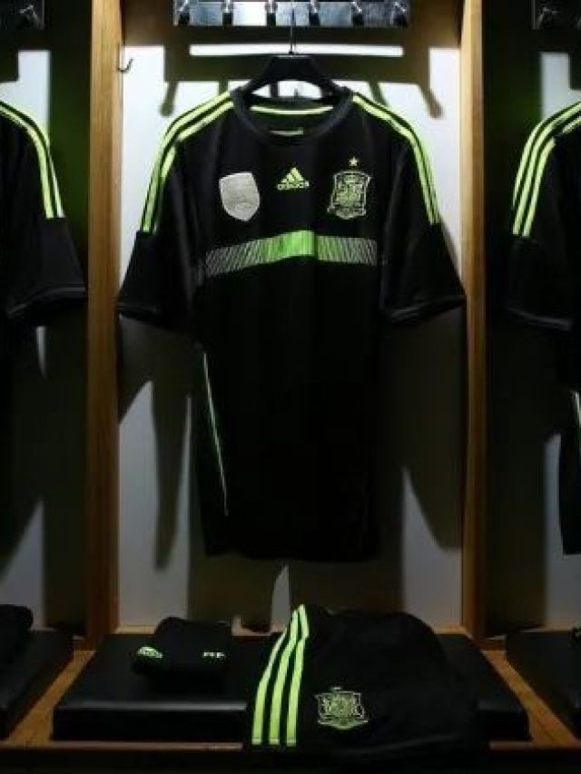 Relembre seleções que usaram cores diferentes nos uniformes