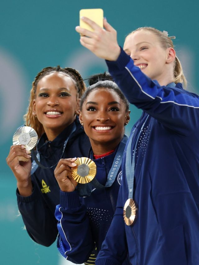 À CNN, Simone Biles exalta rivalidade com Rebeca Andrade na ginástica