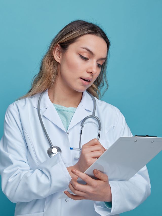Mulheres são maioria entre médicos pela primeira vez, mostra estudo